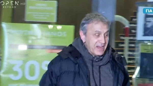 Νέες σπόντες του Γιώργου Νταλάρα κατά των δημοσιογράφων: «Μπράβο συνεχίστε αυτό που κάνετε θα χαίρονται οι δικοί σας...»