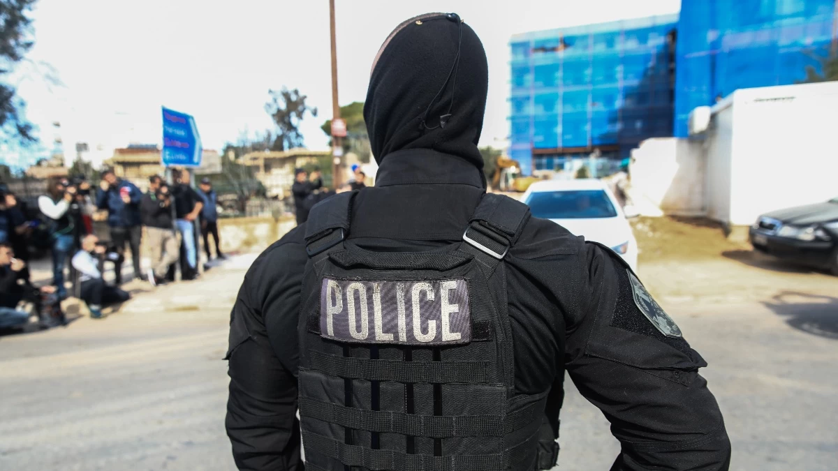 Γλυφάδα: Αυτοκτόνησε ο δράστης που ''ταμπουρώθηκε'' στη ναυτιλιακή