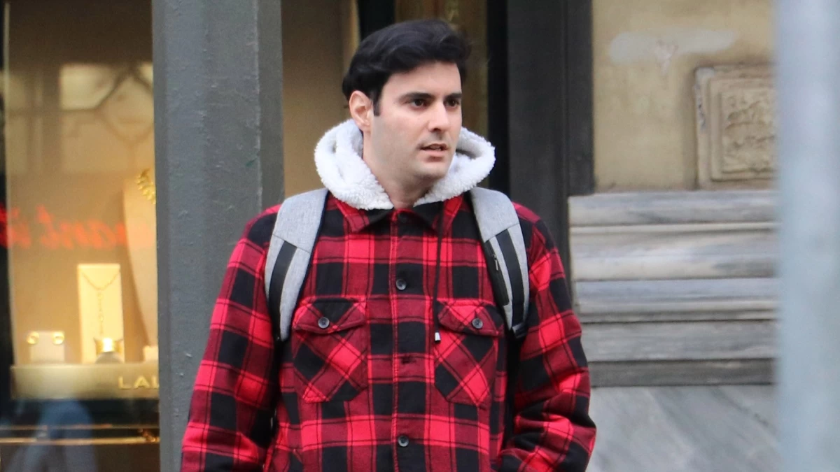 Ξεσπά ο Ίαν Στρατής: «Με ενοχλεί όταν υπάρχει μια κάμερα έξω από το θέατρο, δεν είμαι η Μαίρη...»