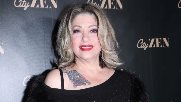 Τζούλι Μασίνο: Με πίνακες της μέχρι και στην τουαλέτα και κρυφό κήπο - Βίντεο μέσα από το διώροφο σπίτι της στον Άγιο Δημήτριο