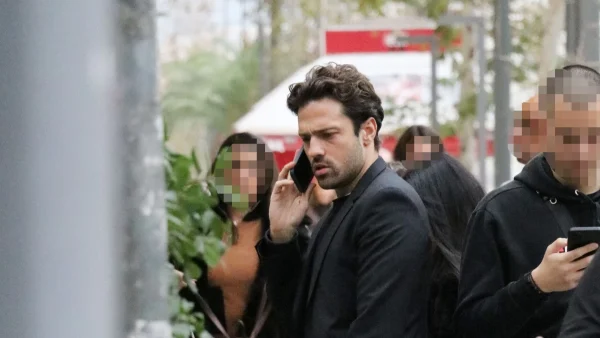 Κωνσταντίνος Αργυρός: Μιλούσε ασταμάτητα στο τηλέφωνο - Η μοναχική βόλτα στο κέντρο της Αθήνας