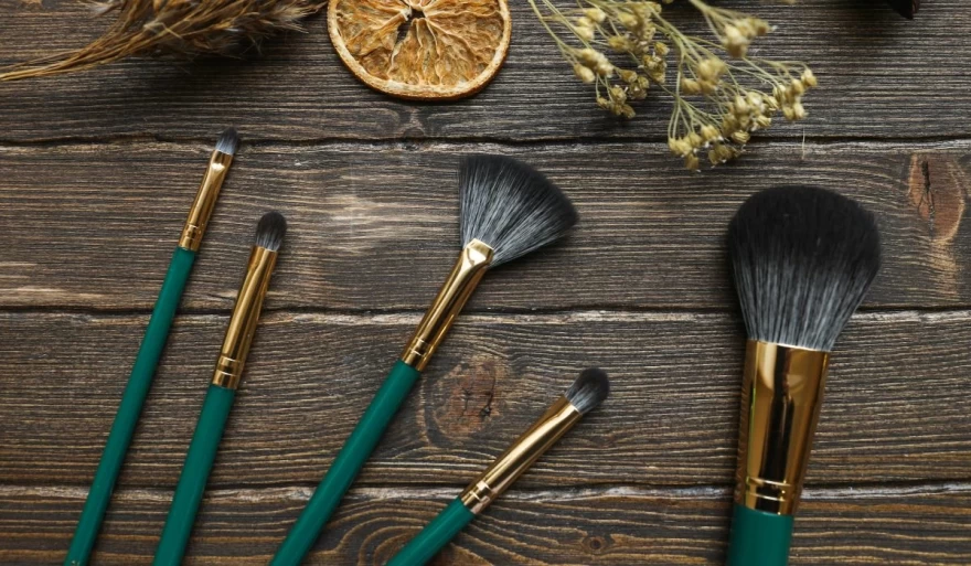 πινέλα μακιγιάζ