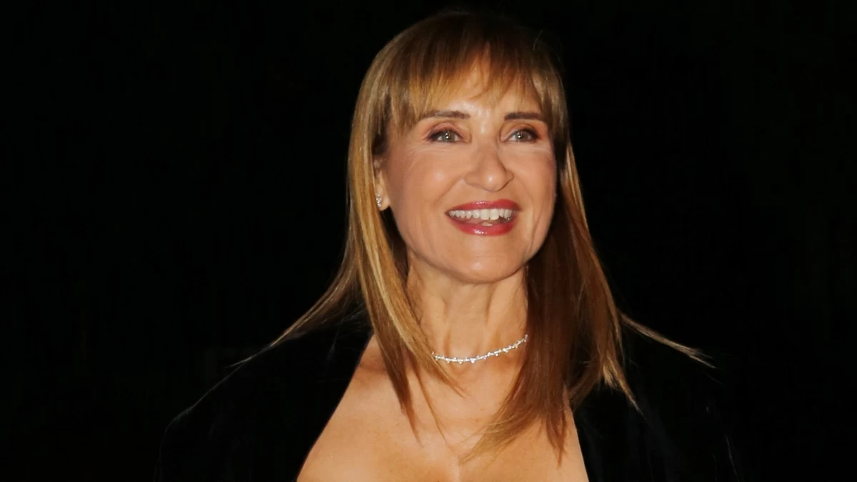 Μάρα Ζαχαρέα: Αγκαλιά με τον σύζυγό της, Θοδωρή Ρουσόπουλο - Γέμισε το σπίτι με κόκκινα γλυκά για τον Άγιο Βαλεντίνο