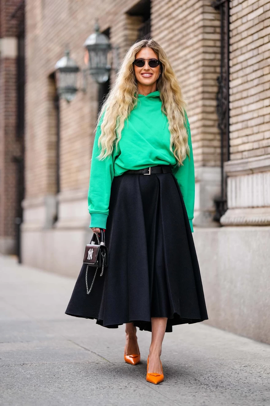 φούστα και φούτερ