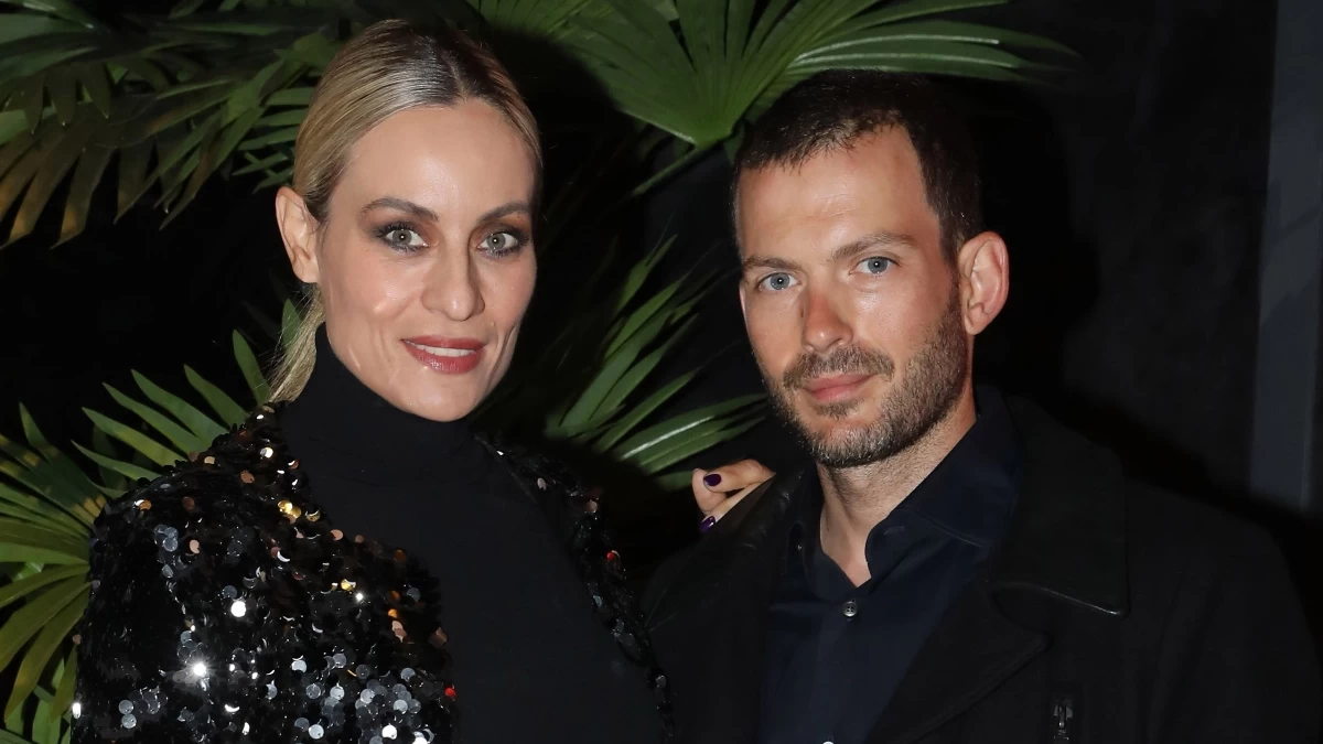 Ελεονώρα Μελέτη & Θοδωρής Μαροσούλης: Αδημοσίευτες φωτογραφίες του γάμου τους - Τα λιτά στέφανα, η ανθοδέσμη και το κομψό νυφικό