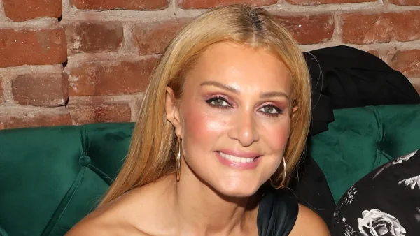 Θύελλα αντιδράσεων κάτω αναρτήσεις στο Facebook της Νατάσας Θεοδωρίδου: Βίντεο άσεμνου περιεχομένου στο χακαρισμένο προφίλ της