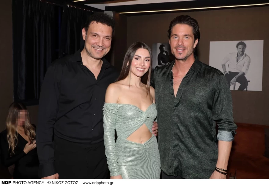 Ο Νίκος Οικονομόπουλος με την κουμπάρα του Ιωάννα Σιαμπάνη