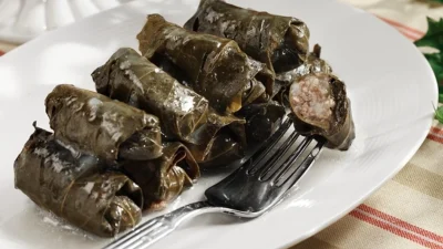 Ντολμαδάκια με κιμά από την Αργυρώ - Τα μυστικά για το τύλιγμα και το βράσιμο για να μην διαλυθούν
