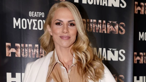 Ντορέττα Παπαδημητρίου: «Δεν είμαι μόνο εγώ νονά, είναι και...» - Αποκάλυψε πότε θα γίνει η βάφτιση της κόρης της Μαίρης Συνατσάκη