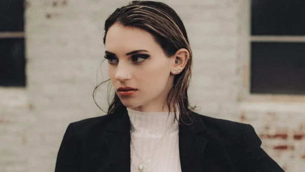 Τέλειο office look: Ρούχα γραφείου για κάθε περίσταση