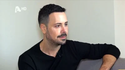 Πέτρος Κουσουλός: Ανεβαίνει τα σκαλιά της εκκλησίας με την σύντροφό του, Ευαγγελία - Η αποκάλυψη για την βάφτιση της τρίτης κόρης του