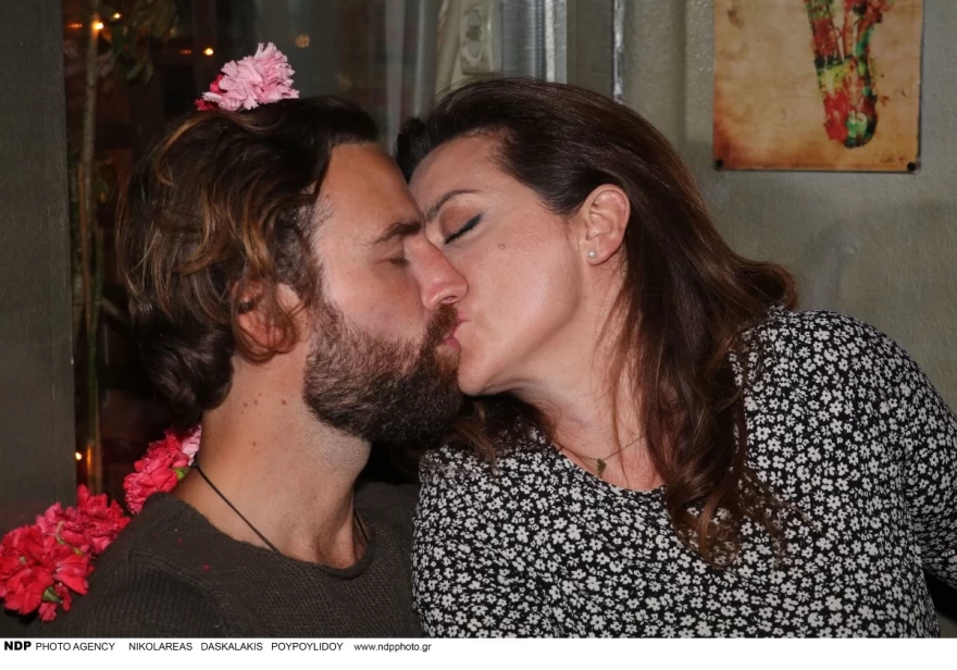 Rob James - Σύζυγος - Φιλί