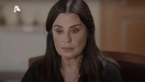 Σασμός (20/2): Της ανακοινώνει πως πέθανε και καταρρέει - Νέο "χτύπημα" για την Καλλιόπη