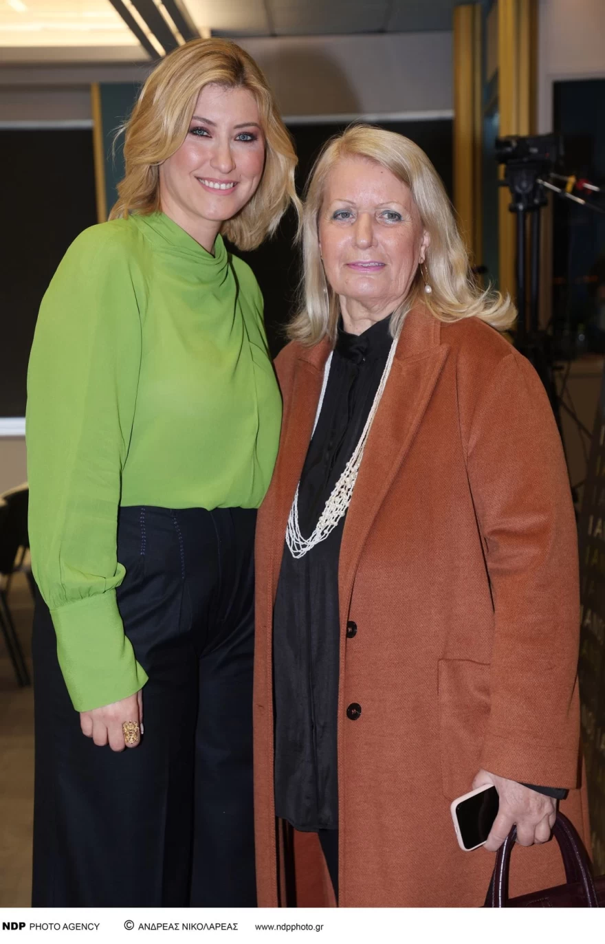 Η Σία Κοσιώνη με τη μητέρα της