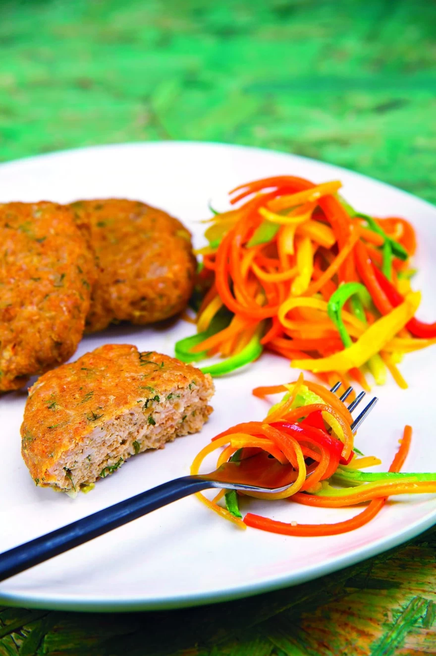 Μια γρήγορη και ωραία συνταγή για γραφείο είναι τα μπιφτέκια κοτόπουλου