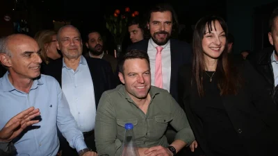 Στέφανος Κασσελάκης: Για ποτό στο Κολωνάκι με βουλευτές του ΣΥΡΙΖΑ