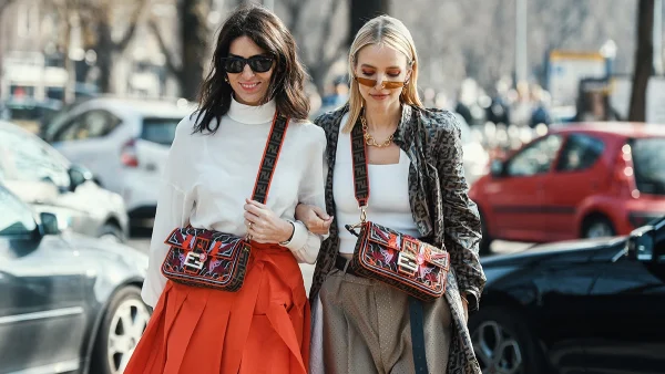 Το νέο it-color του χειμώνα είναι εδώ και δείχνει ακριβό