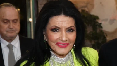 Ζωζώ Σαπουντζάκη: Εξιτήριο μετά από 9 μέρες - Τι συμβαίνει στο δωμάτιο του νοσοκομείου με τους γιατρούς