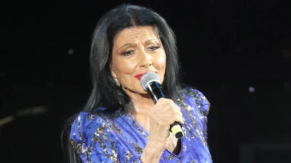 Ζωζώ Σαπουντζάκη: Ξέσπασε οργισμένη μέσα από το νοσοκομείο - «Ντροπή τους! Δεν έχω σκοπό να μιλήσω για...»