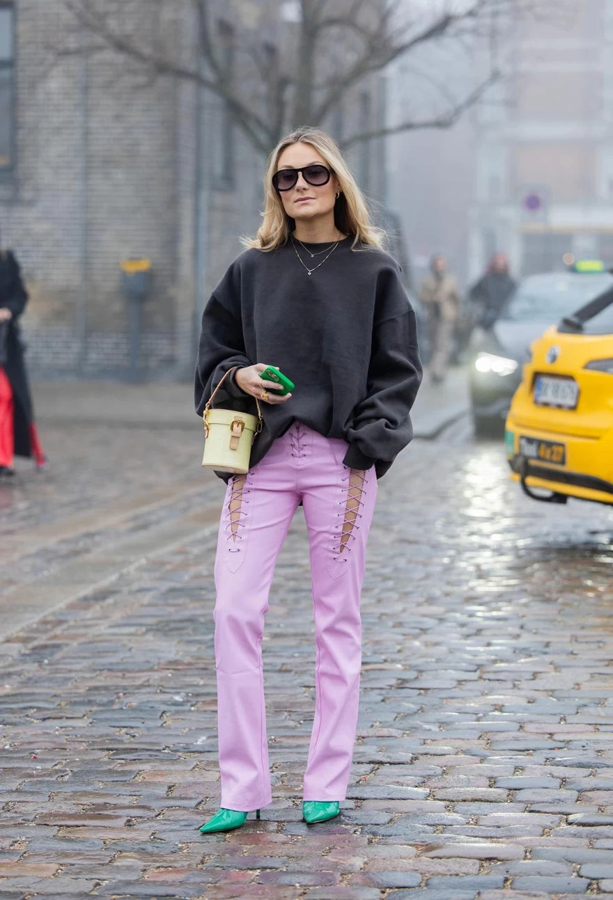 μοβ παντελόνι