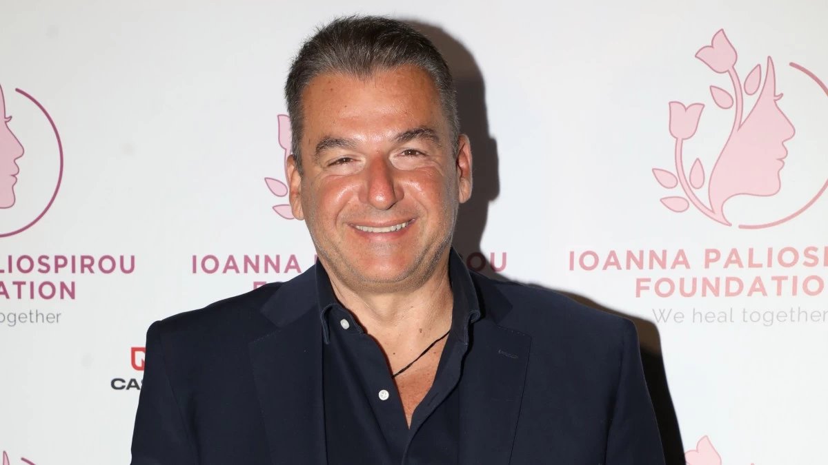 Γιώργος Λιάγκας - Mε μαγιό σε παραλία της Τήνου: «Mην αρχίσετε τις εξυπνάδες»