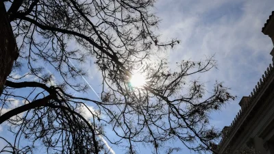 Καιρός 26/3: Μικρή άνοδος της θερμοκρασίες και τοπικές βροχές - Αναλυτικά η πρόγνωση της ΕΜΥ