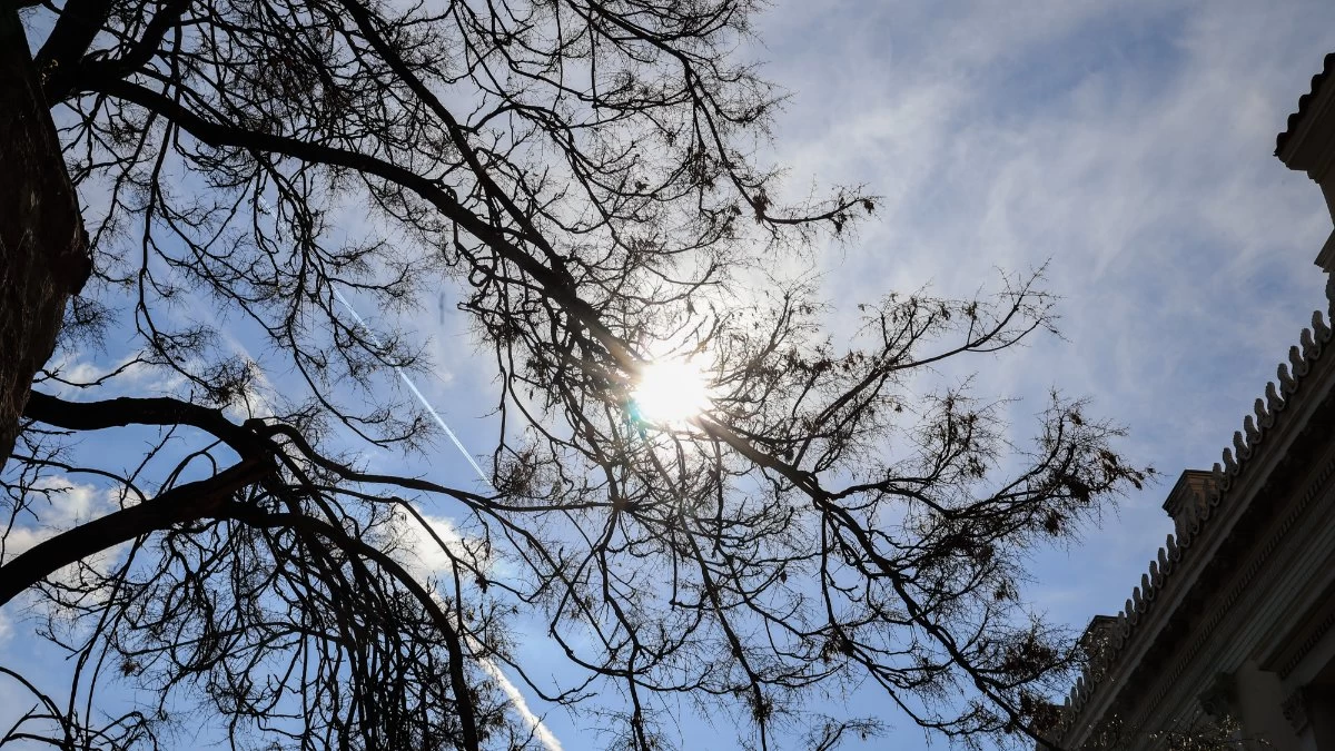 Καιρός 26/3: Μικρή άνοδος της θερμοκρασίες και τοπικές βροχές - Αναλυτικά η πρόγνωση της ΕΜΥ