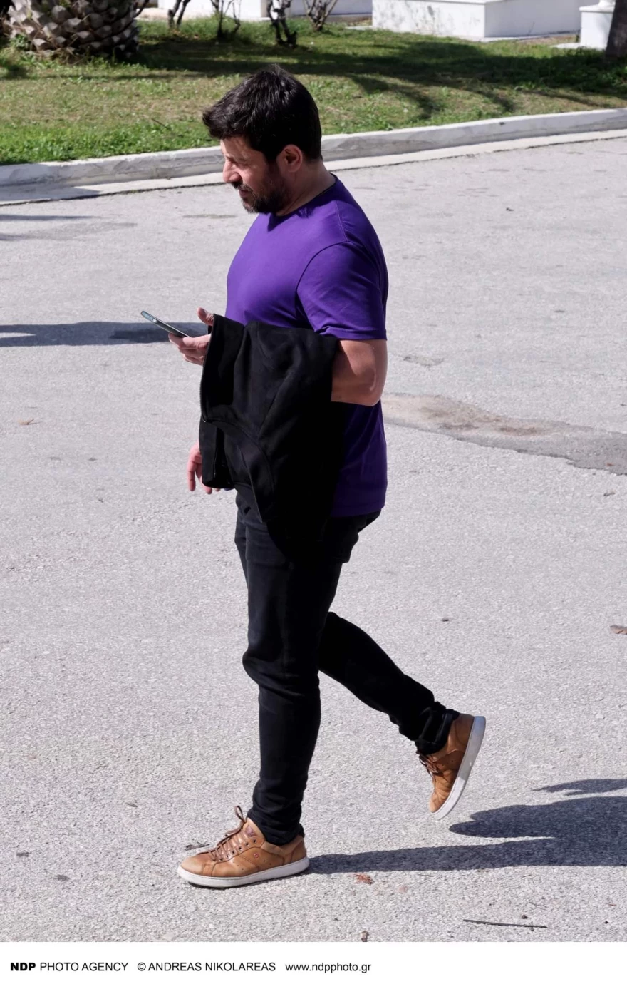 Αλέξης Γεωργούλης - Κηδεία Ηλία Λογοθέτη - Εμφάνιση