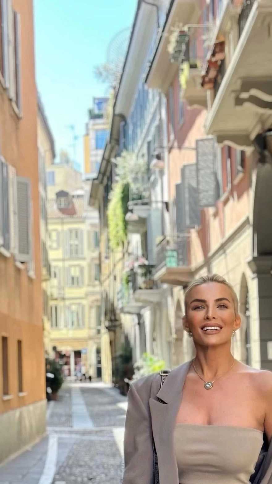 Ανάρτηση Κατερίνα Καινούργιου Μιλάνο