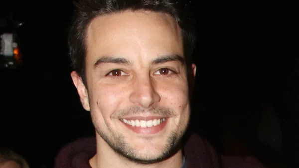 Άρης Μακρής: Αναβάλλεται η πρεμιέρα του μετά το σάλο με την Άννα Μαρία Βέλλη - Ενδέχεται να αποχωρήσει