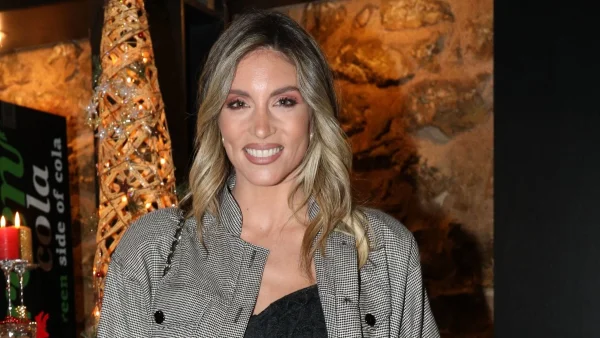 Αθηνά Οικονομάκου: Αποκάλυψε την ηλικία της με μια φωτογραφία, ανήμερα των γενεθλίων της