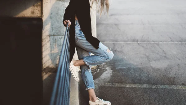 Ξέχασε το boho παντελόνι που ήξερες - Επιστρέφει στην ανανεωμένη του εκδοχή την άνοιξη