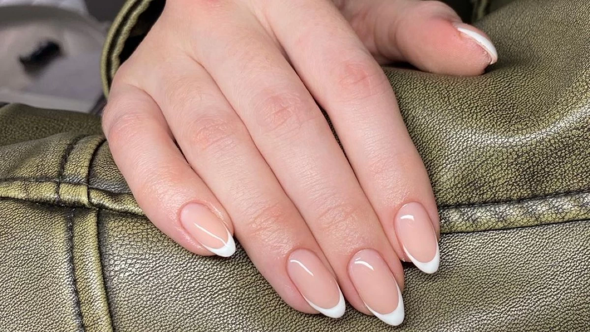 Γαλλικό μανικιούρ: Κάνει comeback... αλλιώς & φέρνει την άνοιξη στα νύχια σου!