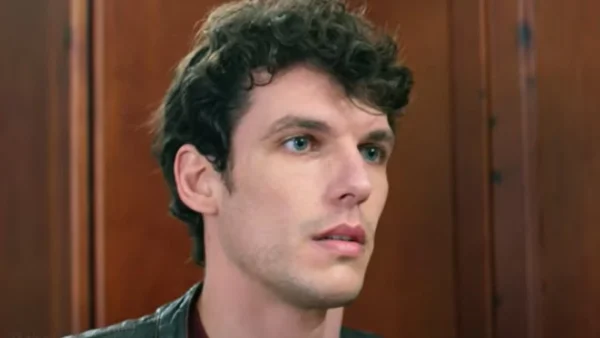 Η γη της ελιάς (25/3): «Θα σε χορέψω στο ταψί!» - Του λέει ψέματα και του παίρνει λεφτά