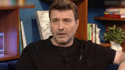 Ο Γιάννης Πλούταρχος εξομολογείται τη μάχη του με τη δυσλεξία: «Δυστυχώς μετέφερα το πρόβλημα σε κάποια από τα παιδιά μου»