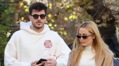 Φώτης Ιωαννίδης: Την είχε στην αγκαλιά του & τη φιλούσε - ''Στάζει'' μέλι η νέα φωτογραφία της Ελένης Βουλγαράκη με το σύντροφό της