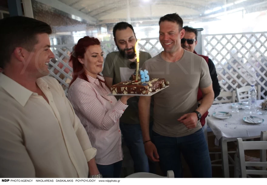 Στέφανος Κασσελάκης Tyler McBeth έκπληξη γενεθλίων