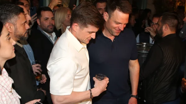 Στέφανος Κασσελάκης: Λαμπερά γενέθλια εκτός στρατοπέδου - Η τούρτα, οι τρυφερές στιγμές με τον Tyler & το πλήθος κόσμου