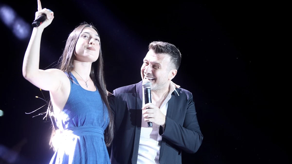 Κατερίνα Κακοσαίου: «Δεν έλεγα ότι μπαμπάς μου είναι ο Γιάννης Πλούταρχος»