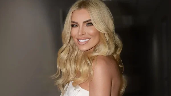 Η Κατερίνα Καινούργιου μόλις φόρεσε την κορυφαία τάση της άνοιξης - Ένα κοστούμι από τα Zara που ξεπουλάει