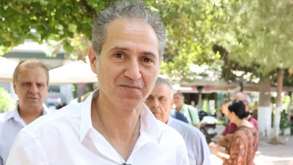 Δημήτρης Κόκοτας: «Oι γιατροί είναι ένα "τσακ" πιο αισιόδοξοι...» - Οι τελευταίες εξελίξεις για την κατάσταση της υγείας του τραγουδιστή