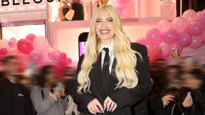 Ιωάννα Τούνη: Έγινε για πρώτη φορά κουμπάρα με τον γύψο στη μύτη