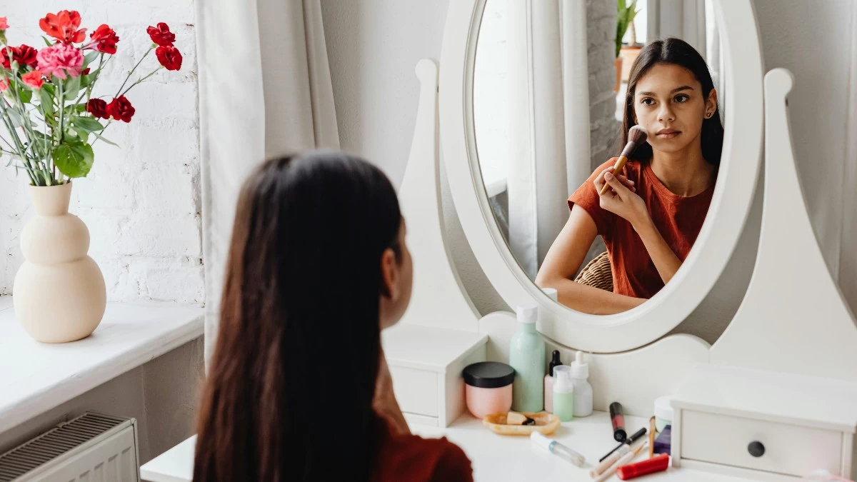 Με αυτά τα 8 beauty tips θα εφαρμόζεις το μακιγιάζ σου σαν επαγγελματίας makeup artist & θα δείχνεις 10 χρόνια νεότερη!