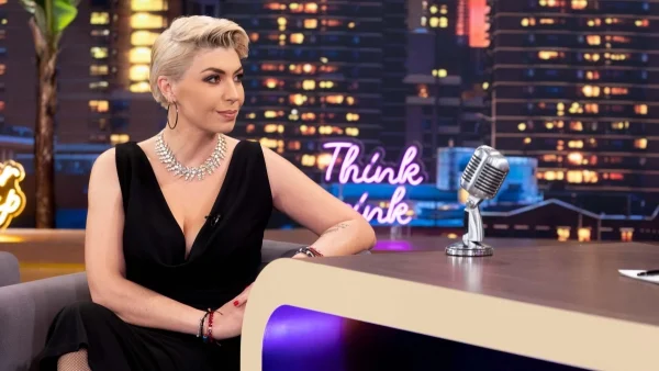 Μαρία Μάρκου: «Έψαξα τον μπαμπά στις σχέσεις μου αλλά...» - H "Γυναίκα με τα Μαύρα" ανοίγει τα χαρτιά της για τα προσωπικά και την καριέρα της