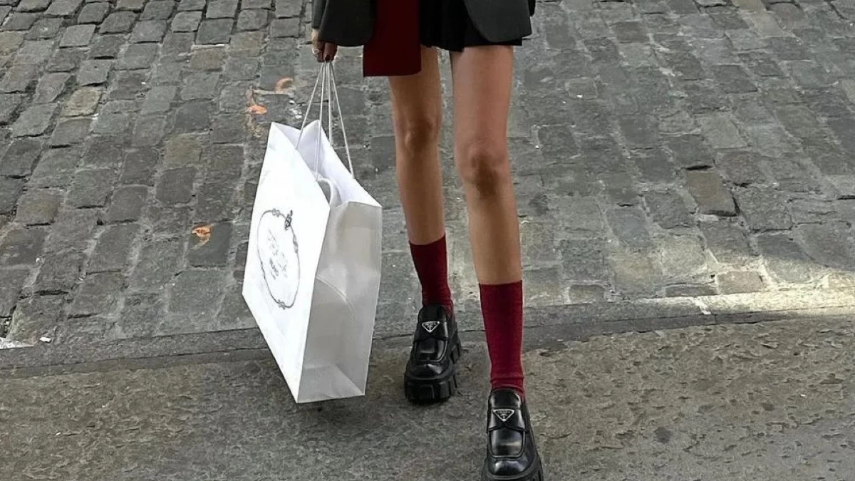 Μίνι μαύρη φούστα: Ξέρεις ποια θα φορέσεις την άνοιξη; Μόνο αυτά τα 3 σχέδια θα βλέπεις παντού το 2024