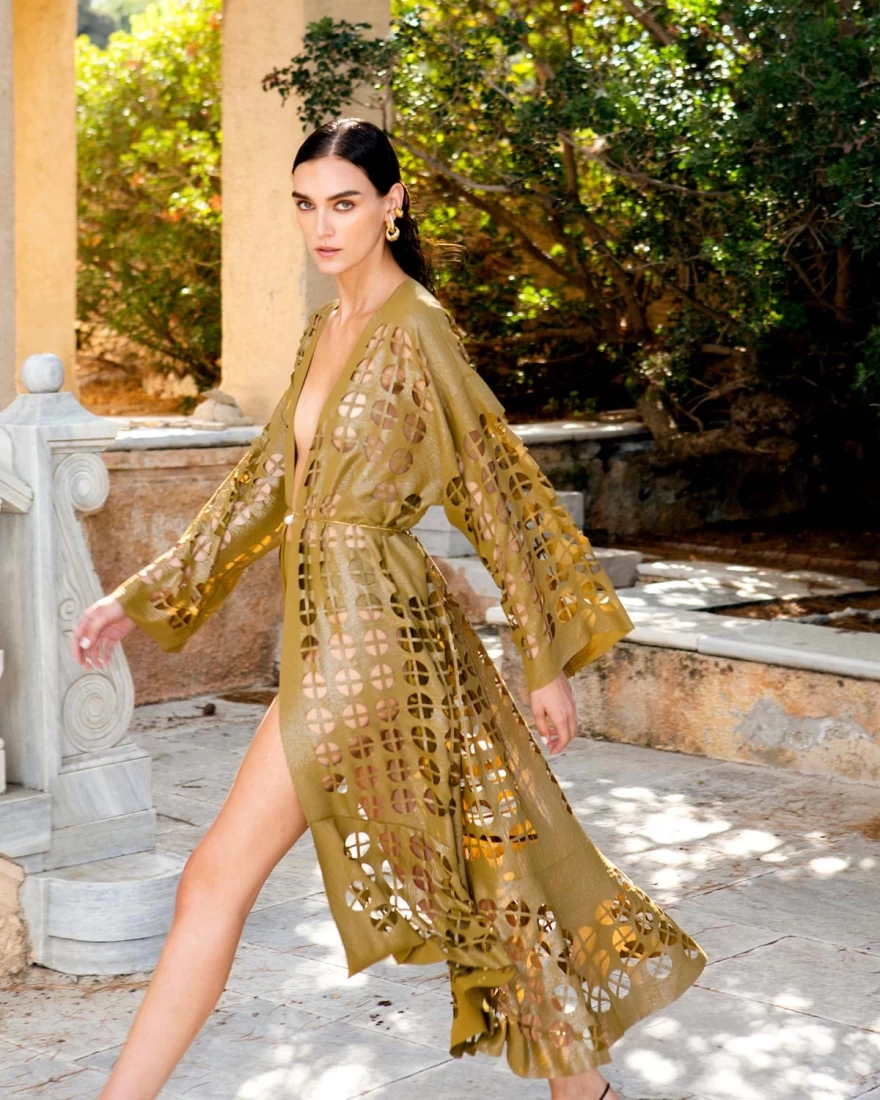 χρυσαφί φόρεμα