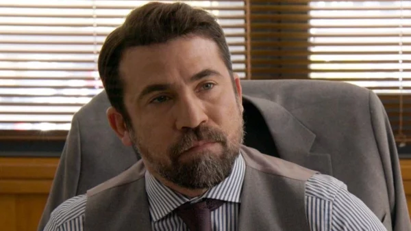 Παγιδευμένοι (26/3): Ανατινάζουν τον Σταύρο - «Έχει πεθάνει Άννα»