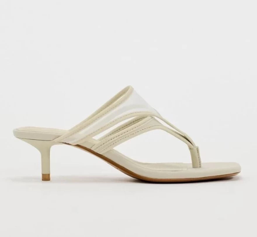 λευκά πέδιλα