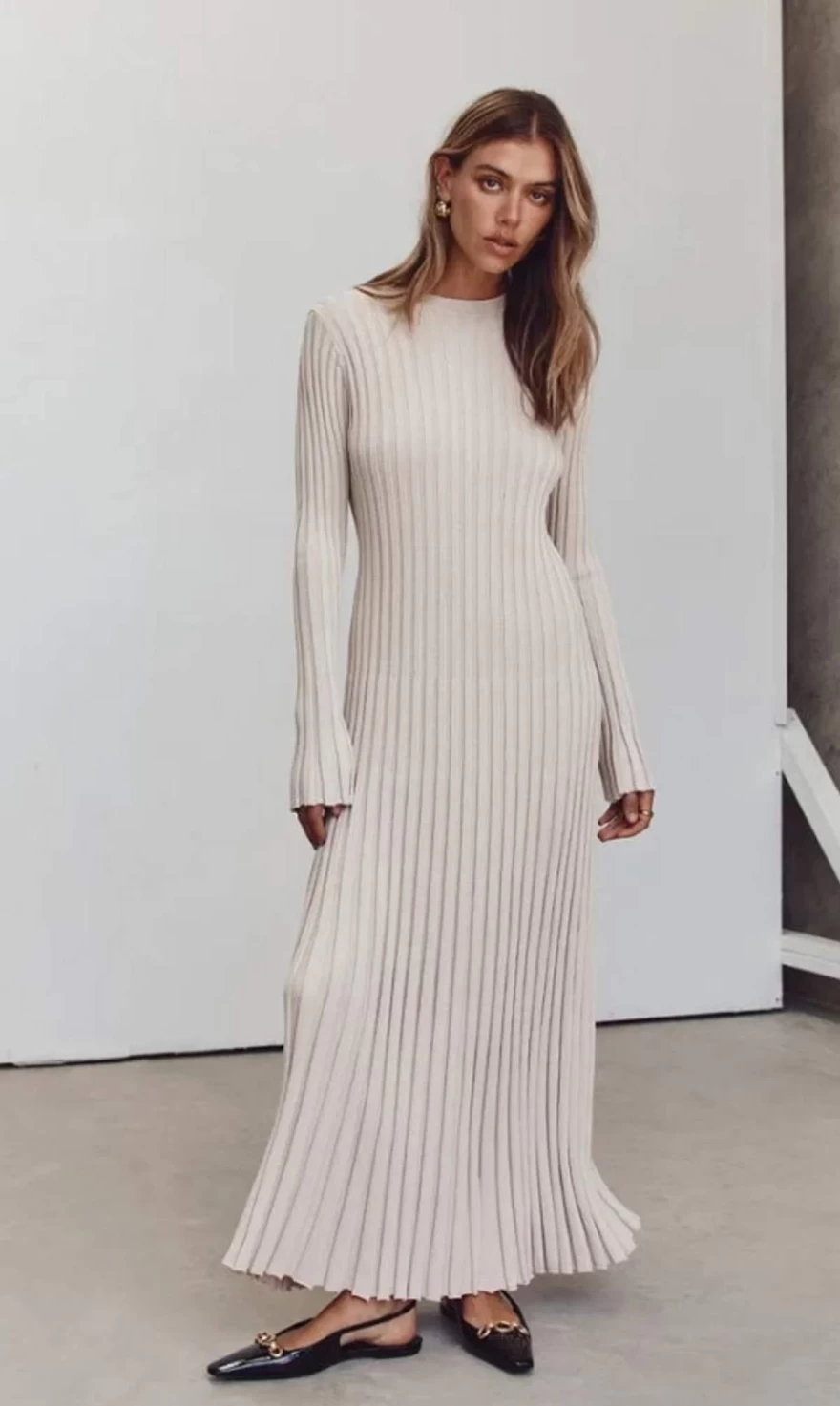 πλεκτό φόρεμα μπεζ