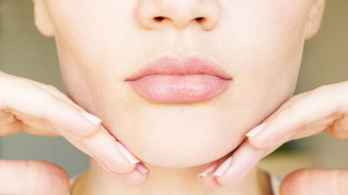 Πώς να απαλλαγείς από το προγούλι  με φυσικό τρόπο χωρίς lifting προσώπου!